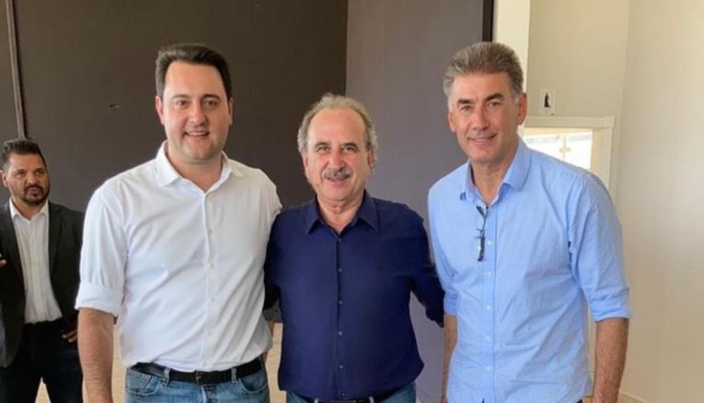 renato silva com ratinho junior e paranhos