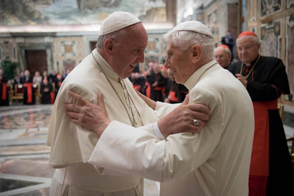 Papa Francisco e Papa Bento
