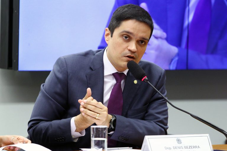 Denis Bezerra propôs o debate na comissão